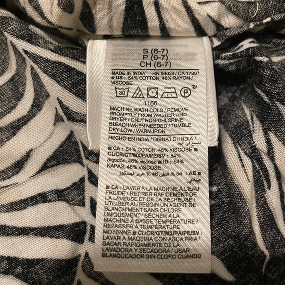 NWT Old Navy boys top Size S (6/7) - Picture 2 of 4